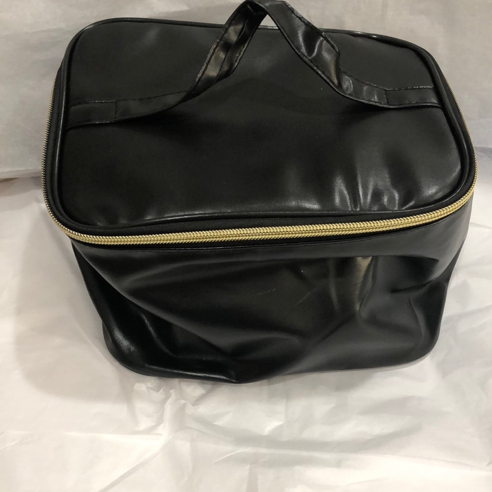 Large Black shiny gold zippered makeup cosmetic beauty case bag with compartment